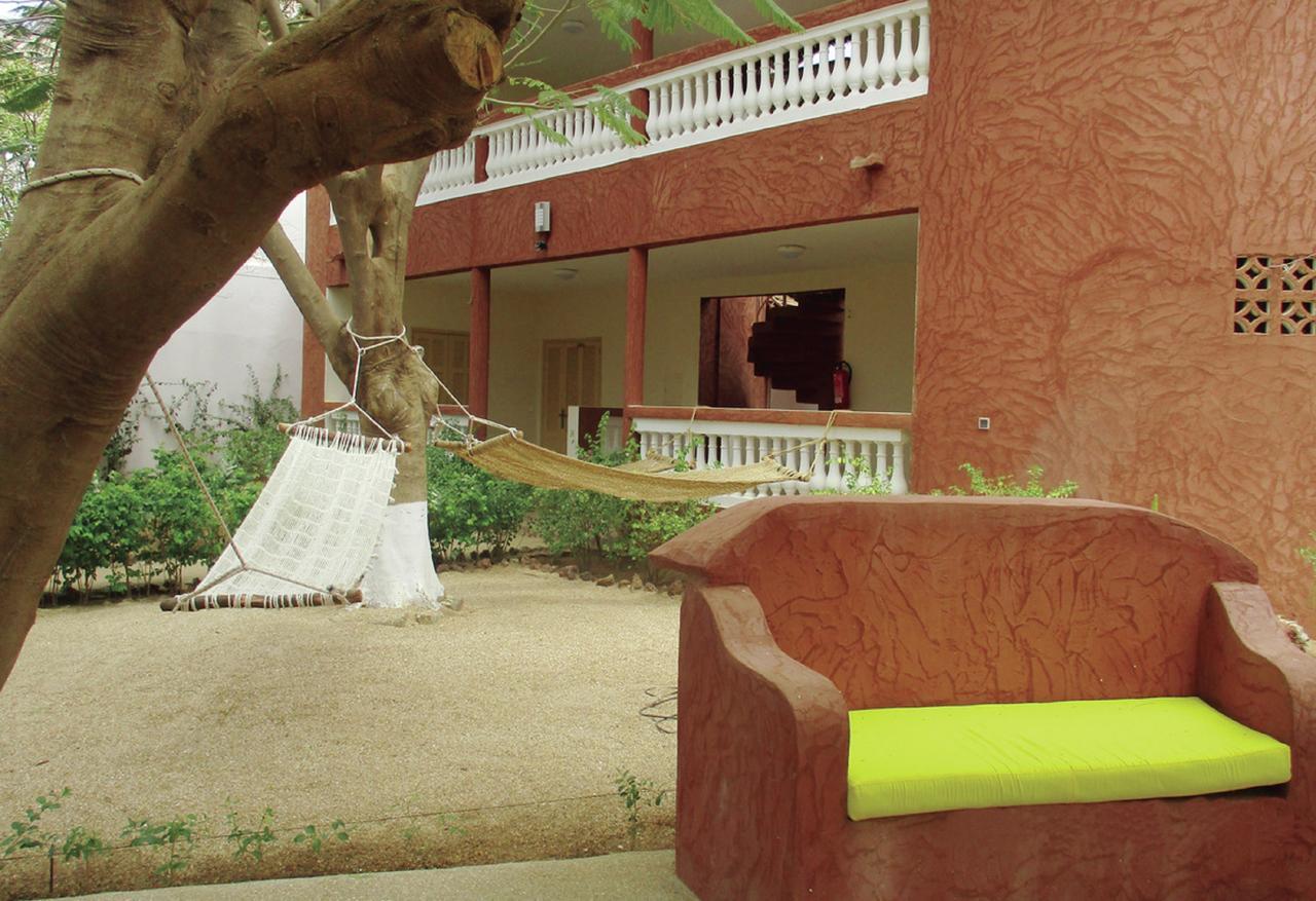 Hôtel Le Lion Dort à La La Somone Extérieur photo